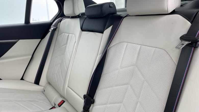 BMW i5 250kW eDrive40 M Sport Pro 84kWh 4dr Auto Electric Saloon